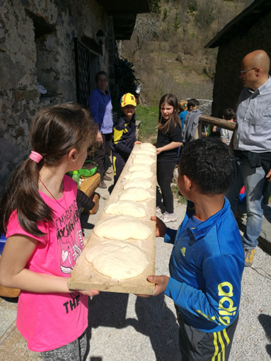 “GenerAzioni a confronto. Adotta una borgata”: a Pradleves si conclude il percorso di formazione operativa “GenerAzioni a confronto. Adotta una borgata”: a Pradleves si conclude il percorso di formazione operativa