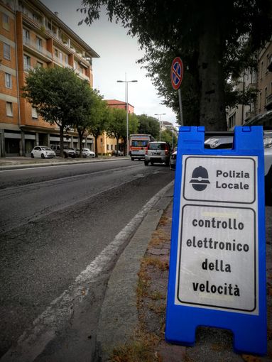 A Cuneo, in poche ore, sanzionate 35 vetture in corso IV Novembre