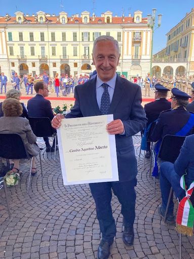 Il cheraschese Claudio Agostino Alberto diventa Ufficiale della Repubblica Il cheraschese Claudio Agostino Alberto diventa Ufficiale della Repubblica
