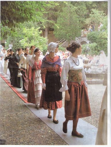 Demonte: al via la sfilata "L'abito da sposa racconta" Demonte: al via la sfilata "L'abito da sposa racconta"