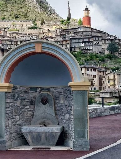 La fontana-simbolo di Tenda (Foto FB gruppo "Tende")