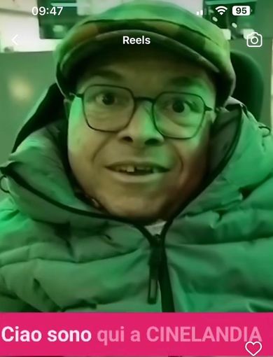 Vita da disabile, la denuncia di Max Caramazza: "A Cinelandia il montacarichi è rotto e non posso vedere il film" Vita da disabile, la denuncia di Max Caramazza: "A Cinelandia il montacarichi è rotto e non posso vedere il film"