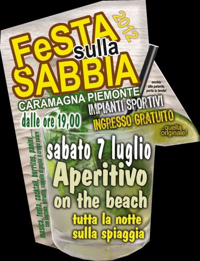Caramagna Piemonte scopre l'estate in una serata sulla sabbia tra aperitivi e musica