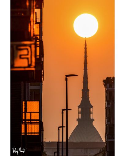 Scatto della Mole Antonelliana di Torino di Valerio Minato Scatto della Mole Antonelliana di Torino di Valerio Minato