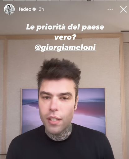 Fedez contro la Premier Meloni sul caso "pandori griffati". Il Codacons: "Ferragnez multati anche per le donazioni al San Raffaele"