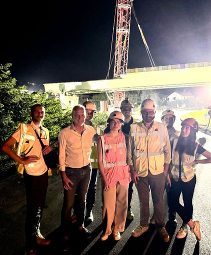 Il senatore Giorgio Maria Bergesio (Lega) questa notte ha fatto visita al cantiere dell’autostrada Asti-Cuneo per ringraziare le maestranze impegnate a montare il viadotto dell'ultimo tratto