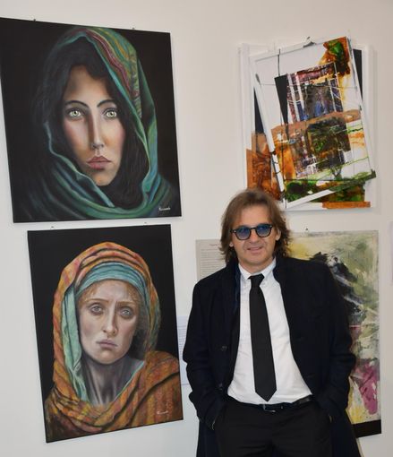 Il pittore braidese Riccardo Testa, in arte IOL Il pittore braidese Riccardo Testa, in arte IOL