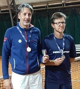 Tennis: gli Over 50 del Country Club Cuneo protagonisti ai campionati regionali di categoria Tennis: gli Over 50 del Country Club Cuneo protagonisti ai campionati regionali di categoria