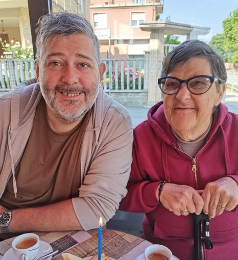 Bernardette Salvador in una delle ultime fotografie accanto al figlio Jean Paul Martinengo