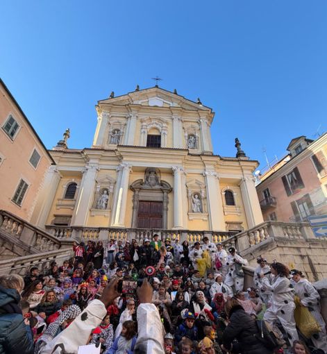 Ceva, un carnevale di colori e allegria per grandi e piccini Ceva, un carnevale di colori e allegria per grandi e piccini