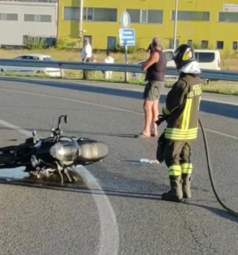 Scontro tra una moto e un mezzo pesante a Beinette: sul posto l'elisoccorso