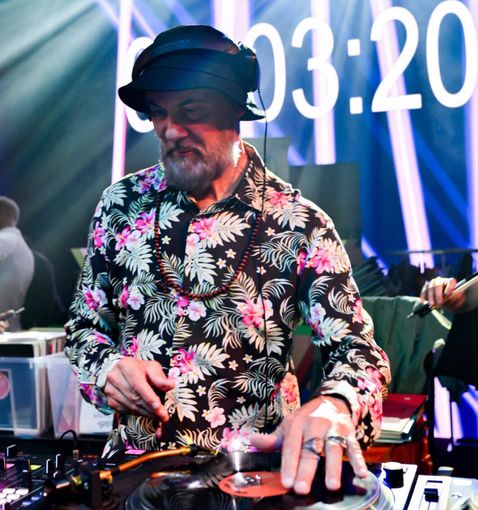 Il dj Faber Moreira, dopo il record mondiale, prosegue nella sua sfida