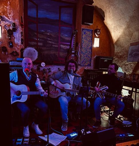 Il gruppo "Tre chitarre sul comò"