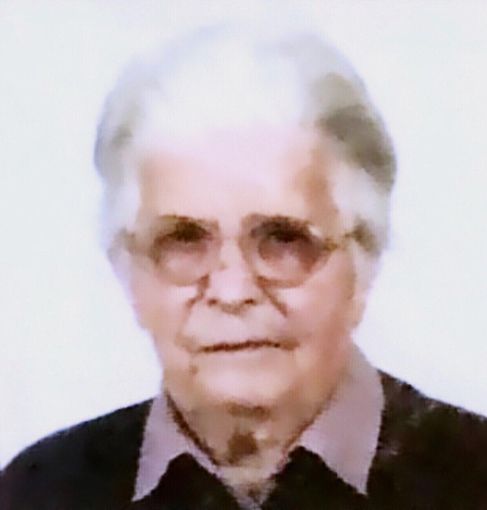 A Roccabruna i funerali della maestra Maria Allemandi