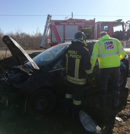 Vettura fuori strada in via Castelletto a Busca: conducente trasportato al Pronto Soccorso di Cuneo Vettura fuori strada in via Castelletto a Busca: conducente trasportato al Pronto Soccorso di Cuneo