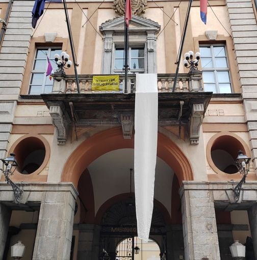 Cuneo aderisce all’iniziativa nazionale “50.000 Sudari per Gaza”