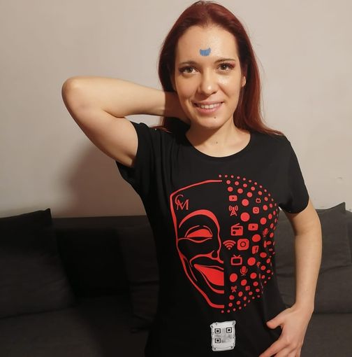 La maglietta 'parlante': l'idea di Cinzia Mattei per sensibilizzare sul teatro