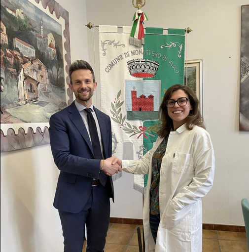 Il sindaco Franco Bosio con la dottoressa Federica Ponzo Il sindaco Franco Bosio con la dottoressa Federica Ponzo