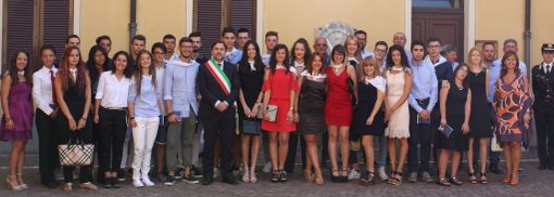 Narzole: consegnata la Costituzione alla Leva del 1999 e presentato il progetto dell’AIDO “Una scelta in Comune”