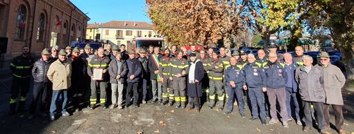 Il distaccamento dei vigili del fuoco di Savigliano saluta il comandante Adriano Ariaudo da oggi in pensione [FOTO E VIDEO]