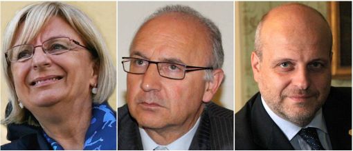 L'assessore regionale Antonio Saitta, al centro, tra il sindaco di Bra Bruna Sibille ed il sindaco di Alba Maurizio Marello L'assessore regionale Antonio Saitta, al centro, tra il sindaco di Bra Bruna Sibille ed il sindaco di Alba Maurizio Marello