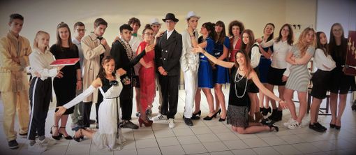 Il cast di Bulli &amp;Pupe del liceo Soleri Bertoni