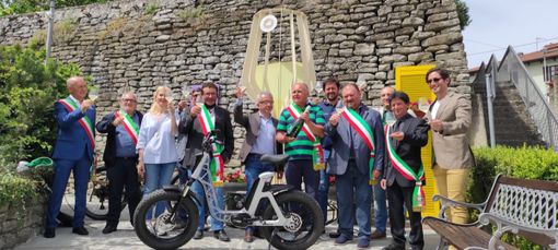 Cossano Belbo, inaugurata la postazione di ricarica per le bici a pedalata assistita Cossano Belbo, inaugurata la postazione di ricarica per le bici a pedalata assistita