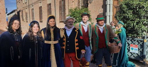 Le maschere ufficiali del Carnevale di Saluzzo con la nuova Castellana Jessica Peruccio Le maschere ufficiali del Carnevale di Saluzzo con la nuova Castellana Jessica Peruccio