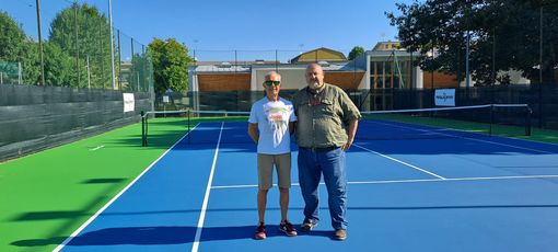 Da sinistra: assessore allo sport Valter Fantino e Guido Contin, vicepresidente A.S.D San Paolo Tennis Cuneo 2
