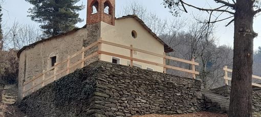 Ripristinata staccionata in legno a San Giacomo di Barge
