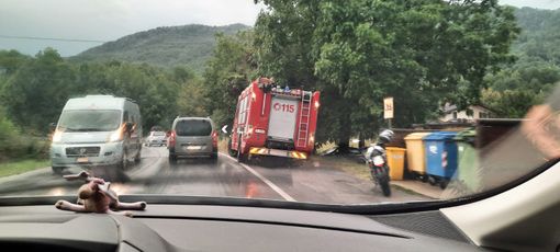 Centauro finisce fuori strada sulla Sp 21 a Gaiola, preso in cura dal 118