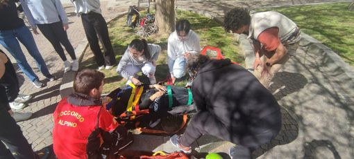 Intervenire in ambiente impervio: futuri infermieri di Cuneo a lezione dai volontari del Soccorso Alpino