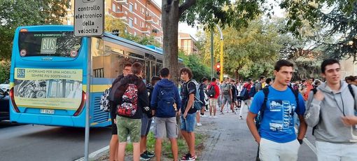 Scuole e Covid, la dirigente del Grandis di Cuneo: &quot;Aerare e igienizzare sempre. Ma lasciamo vivere i ragazzi&quot;