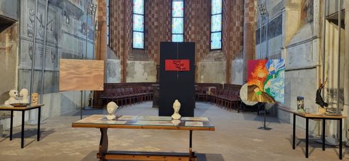 Le opere di “Artisti per la ricerca” in mostra ad Alba nella chiesa di San Domenico