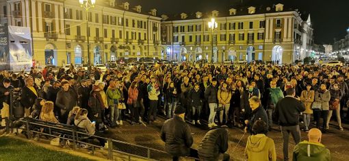 Ai piedi del Barbaroux per dire no al green pass e in favore dei portuali di Trieste Ai piedi del Barbaroux per dire no al green pass e in favore dei portuali di Trieste