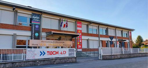 L'ingresso dell'Apro Formazione ad Alba