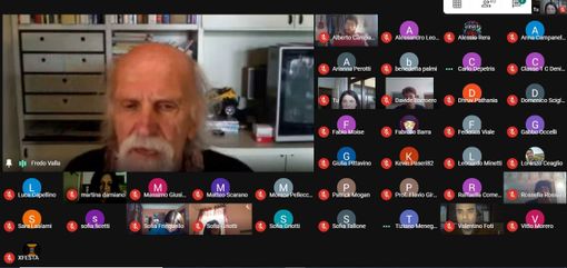 Il regista Fredo Valla durante l'asemblea virtuale con gli studenti del Denina Pellico Rivoira di Saluzzo