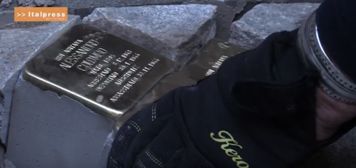 Posa delle pietre d’inciampo dedicate alla famiglia Colombo