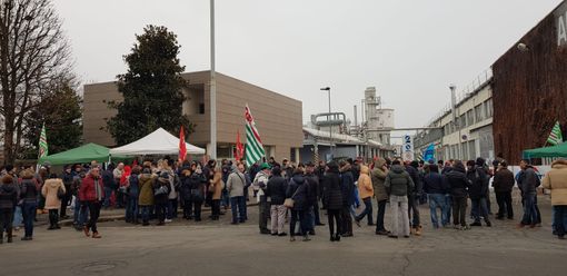 112 licenziamenti all'Abet, nuovo sciopero a 'singhiozzo': "Novità importanti nella trattativa, ma non sono sufficienti"