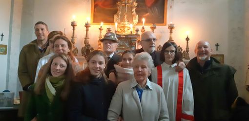 Fotto di gruppo della famiglia Reyneri di Lagnasco, con padre Giuliano Selti