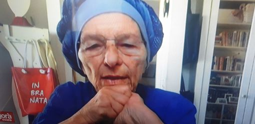 Emma Bonino lo rimarca con simpatia anche in Tv: “In Bra Nata”