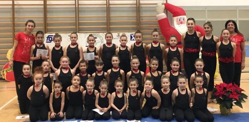 Nelle foto le ginnaste delle sezioni di Alba e Monticello con le istruttrici Laura Revello, Silvia Bruno, Chiara Rivetti, Sara Manassero e la presidente Fiorina Zemide