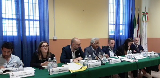 Mondovì, il consiglio comunale ricorda Tarcisio Dho, Giuliana Bagnasco e Daniela Grosso Mondovì, il consiglio comunale ricorda Tarcisio Dho, Giuliana Bagnasco e Daniela Grosso
