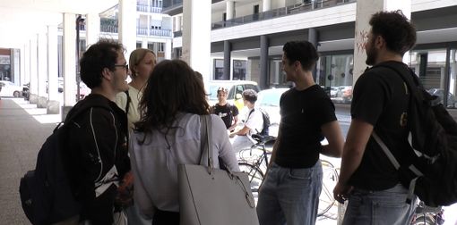 Maturandi all'esterno del Pellico-Peano di Cuneo