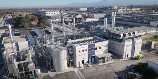 Lo stabilimento Michelin di Cuneo è in grado di produrre 13 milioni di pneumatici per vetture all’anno Lo stabilimento Michelin di Cuneo è in grado di produrre 13 milioni di pneumatici per vetture all’anno