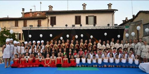 “Il Sogno in Movimento”, giornata di successo per “Sport in Bene”: magia e ginnastica nel cortile del Gazzera Magliano