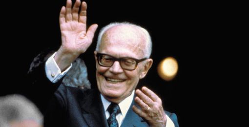 #controcorrente: abbiamo costruito un mondo che non dà speranze ai giovani con i coriandoli di Carnevale infilati nei capelli