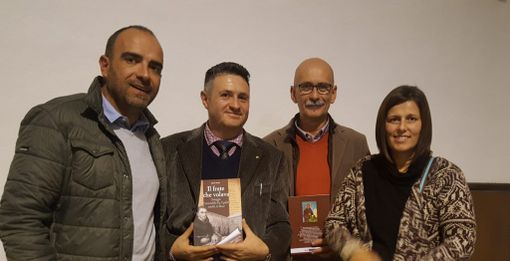 Da sinistra, l'autore del libro, Dante Bruno, con gli assessori Diego Bressi, Ezio Donadio, Lucia Rosso Da sinistra, l'autore del libro, Dante Bruno, con gli assessori Diego Bressi, Ezio Donadio, Lucia Rosso