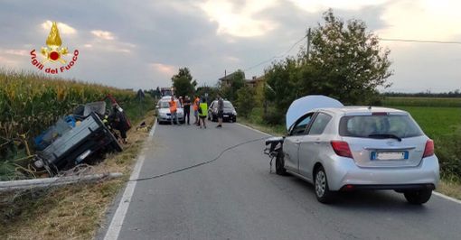 Morozzo, scontro tra due auto: nessun ferito grave Morozzo, scontro tra due auto: nessun ferito grave