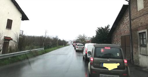 Ancora lunghe code lungo la Sp7 in territorio di Verduno (foto di repertorio)